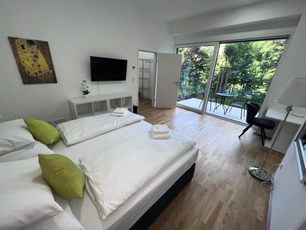 Next To Schoenbrunnpalace Close To Public Transport - Myschoenbrunn * Wien
